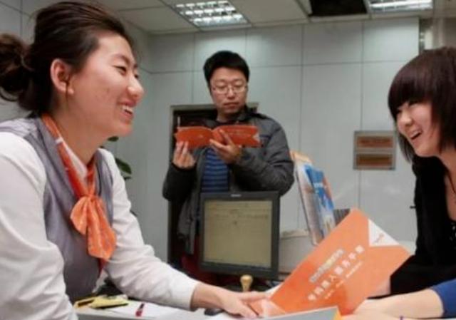 一个月损失60万人！人傻钱多的中国移动，终于扛不住了？