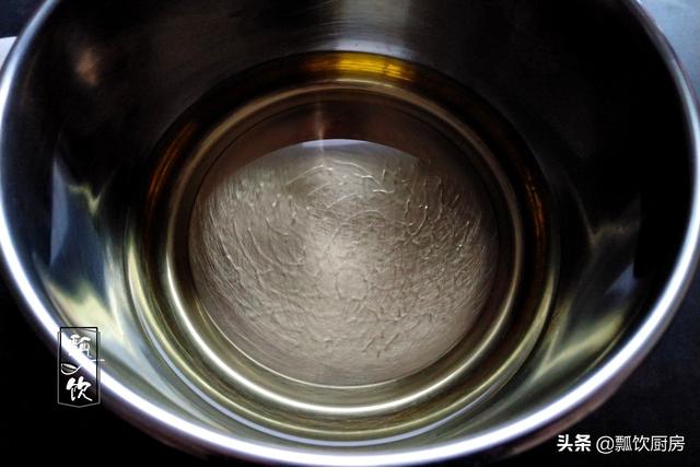 做蛋糕总失败，试试这做法，厚实不开裂，嫩得直颤悠，特别香