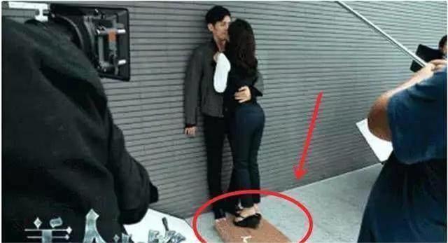 演员拍戏为什么拍的都是上半身特写？原来他们