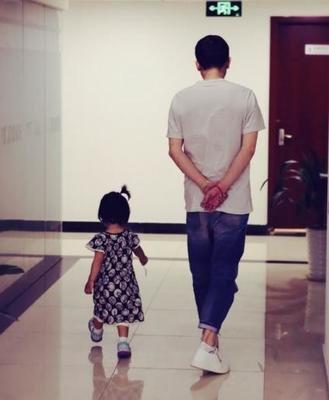 大家|玲花我跟大家一样在线吃瓜 艺人Yamy能否翻身？你支持谁？