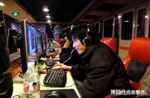 现在的网吧充200送400都没人去？网友揭开潜规则
