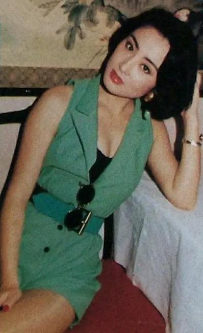 四大尤物之一的她，与京城四少相恋被“小燕子”插足，现身家过亿