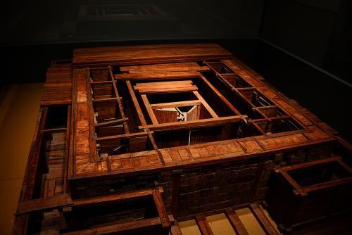 黄肠题凑：古代最高礼仪的墓葬制度，帝王陵墓