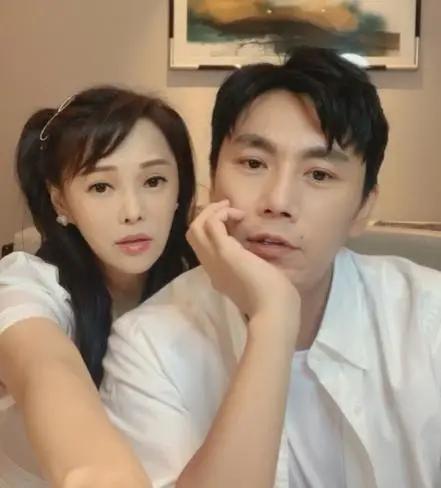 秦昊也翻车了？昔日言论被扒，嫌弃内地希望孩