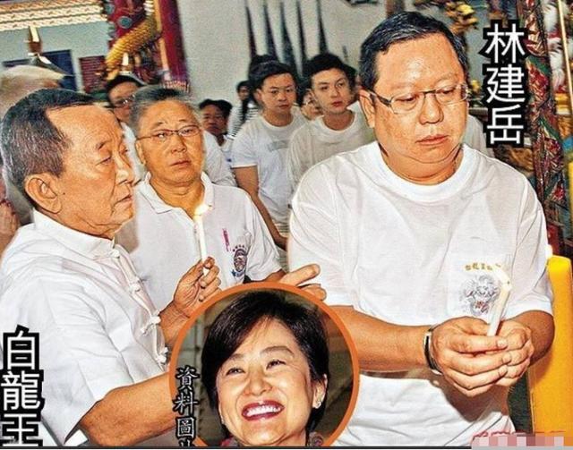 周钦南：自称白龙王“转世”，据说半个娱乐圈都是他徒弟