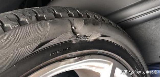 朋友借卡宴撩妹，還車時一看輪胎，車主直接氣炸