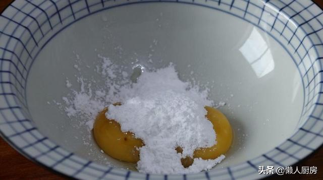 不用烤箱，不用电饭锅，这是用平底锅就能做的蛋糕卷，一次性成功