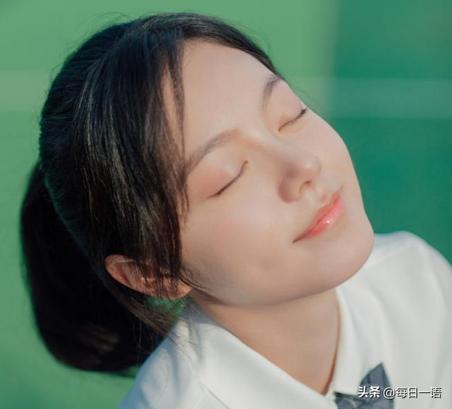 赵今麦高考后首次营业，看清照片后，评论都是一片“尖叫声”