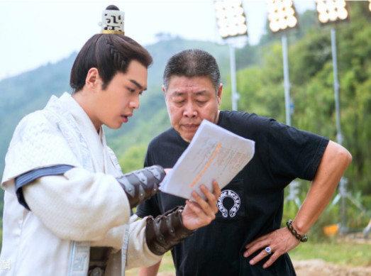 张若昀存款被冻结，名下房产被查封，唐艺昕同背2亿债务？