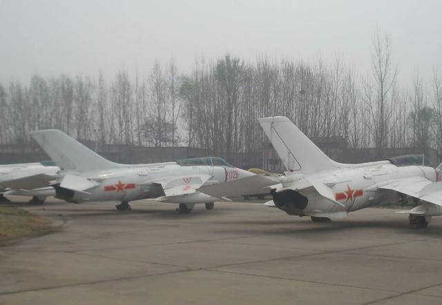 中国退役的战机都送到了哪？原来它们在河南的小县城“养老”