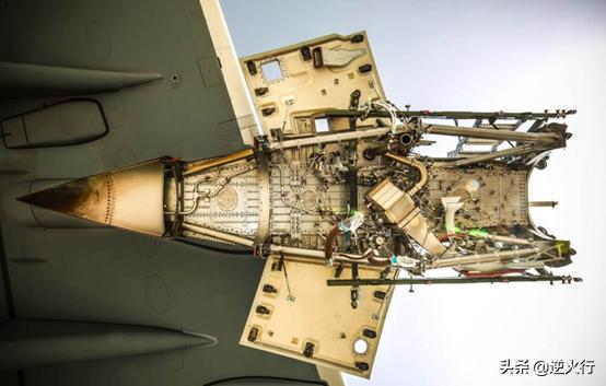 欧洲的标准运输机！能当加油机的A400M！西方最大