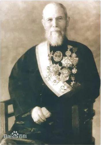 黑帮、赌王、美女、5000亿，一个犹太“渣男”留