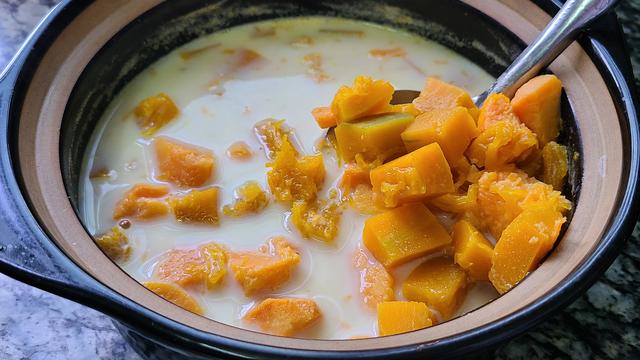 广东糖水的家常做法，学会这个做法，想吃就做，香味浓味道好