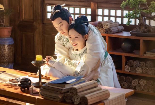 芒果台又一古装剧偶像剧将播，男女主颜值太高，看海报就姨母笑了