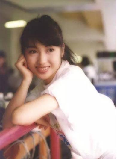 弟弟车祸后，黎姿宣布退圈并嫁给了“跛豪”马