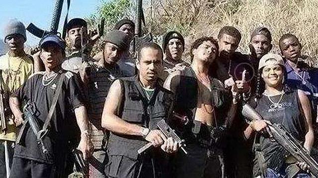 国际疫情｜又出昏招！巴西总统解雇卫生部长，