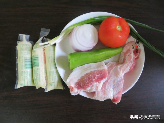 五花肉和豆腐最好吃的做法，家人连吃几碗米饭，你拿红烧肉我不换