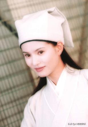 “小龙女”李若彤被指健身过头，肌肉发达，像