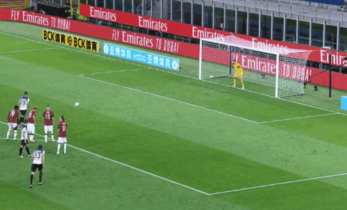 1-1，米兰打疯了！恰10致敬英格兰传奇：13分钟任意球世界波破门