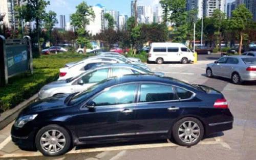 汽车经常暴晒，对爱车有影响吗？