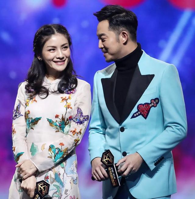 沙溢胡可结婚十年，超过70档综艺，已成中国第一综艺夫妻档
