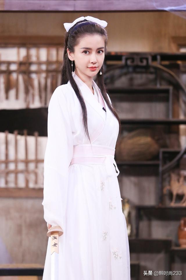 杨颖版“小龙女”美出新高度，一袭白衣仙气飘飘，不输李若彤