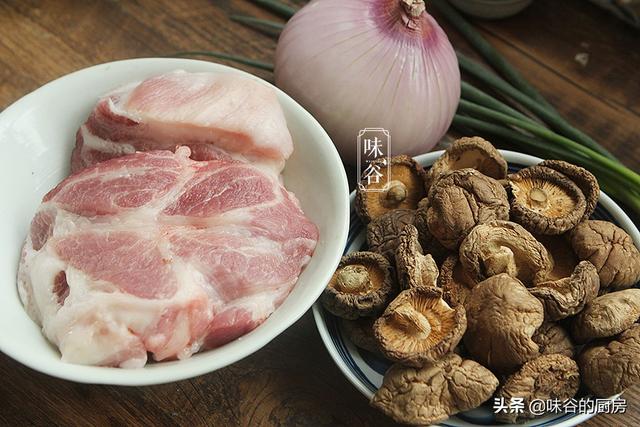 快立秋了，早餐饼这样做营养更足，皮薄馅多又美味，家人喜欢吃