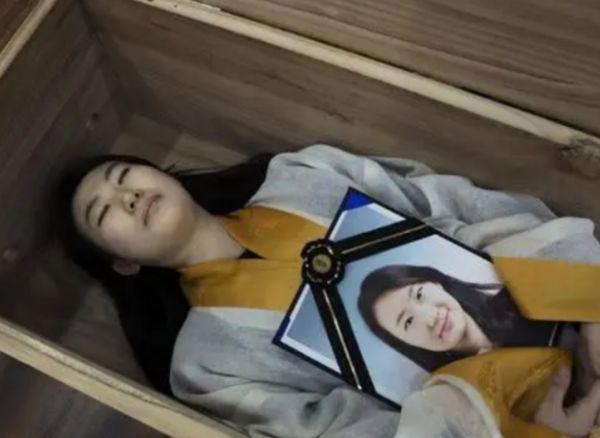 上海的死亡体验馆，体验一次“死亡”24800元，你