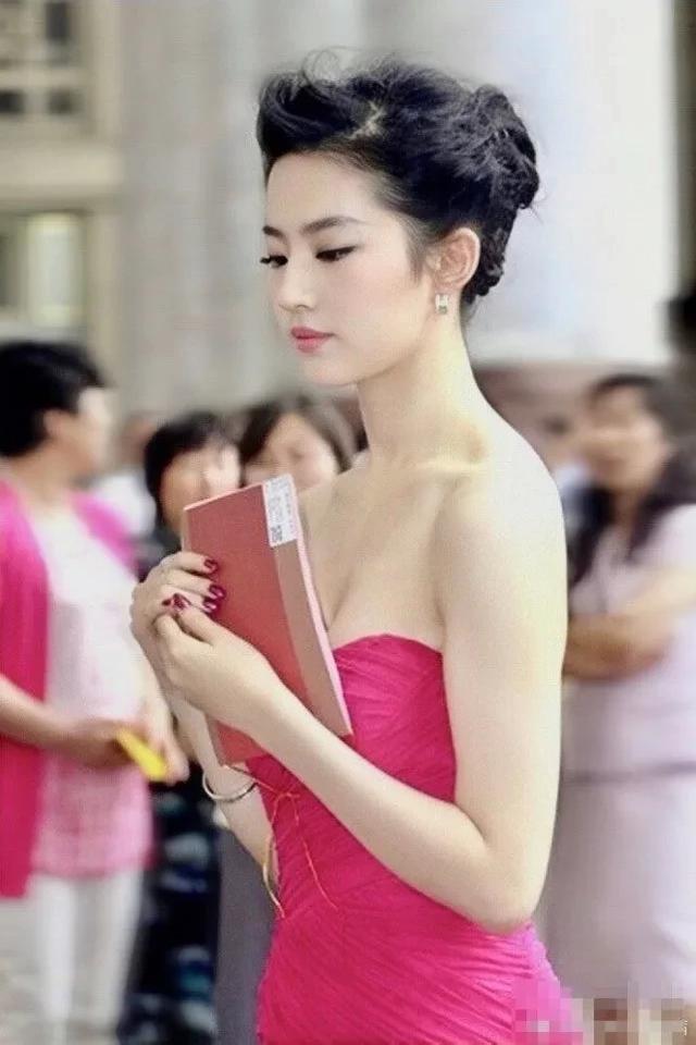 赵丽颖的生图只能算一般的美，这位才是神颜，