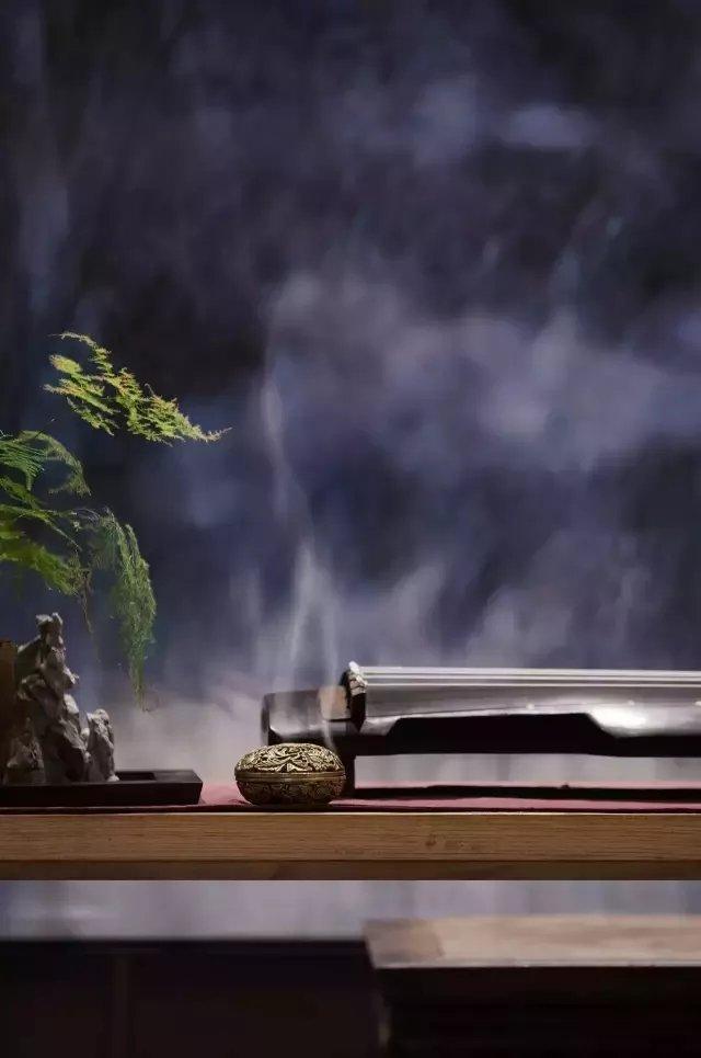 这些“四两拨千斤”的新中式元素，喜欢就随时抱回家