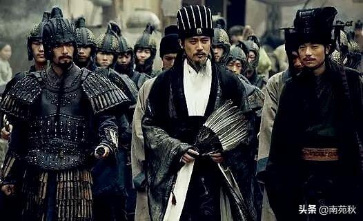 拥有卓越超群政治军事才能的诸葛亮，为什么选择刘备？
