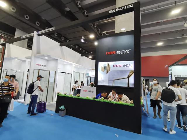 2020中国建博会（广州）12.1卫浴品牌馆如约启动，现场人流如织