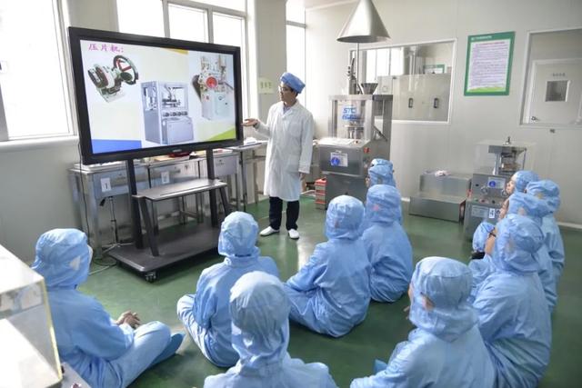 做一个最美的“逆行者”，广州市医药职业学校欢迎你