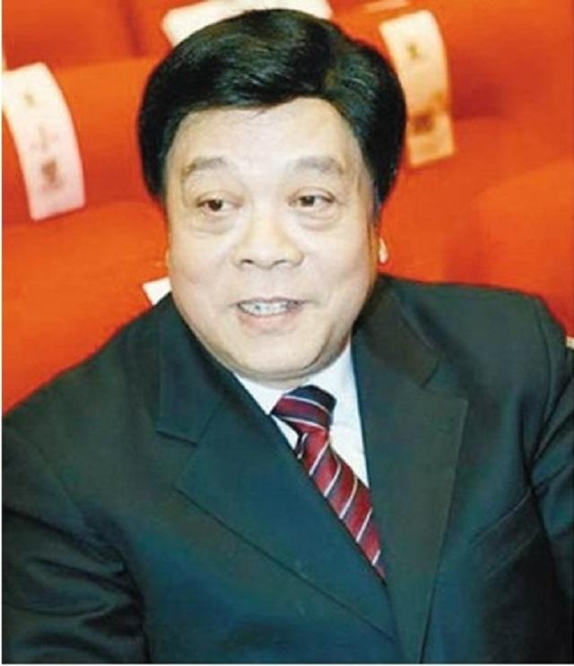 2004年，饶颖自曝与赵忠祥长期暧昧，为何其妻子会在葬礼上哭晕？