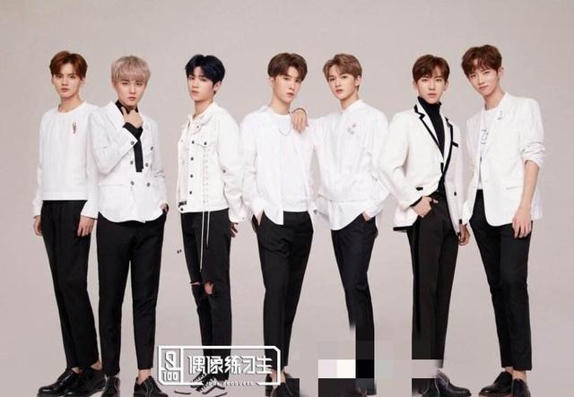 《乘风破浪的姐姐》《披荆斩棘的哥哥》？国产综艺跟白展堂学的吧