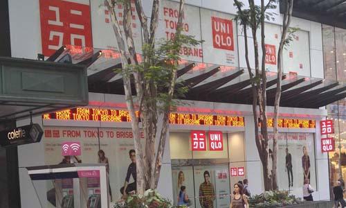 地位不输优衣库，凭借“抄袭”大火，利润首亏