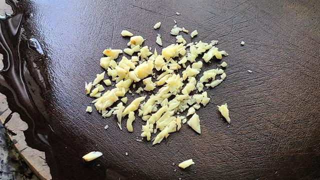 爱吃生菜试试这样做，做法简单味道浓，很好吃的一道家常菜