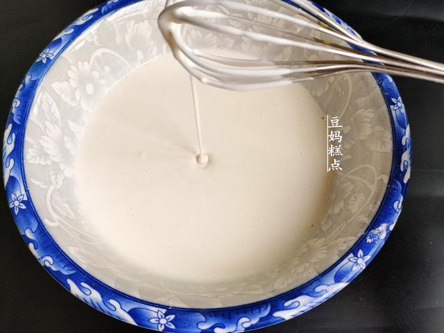 糯米早餐小饼，花2分钟，拌好面糊即成，软糯味美，冷了更香