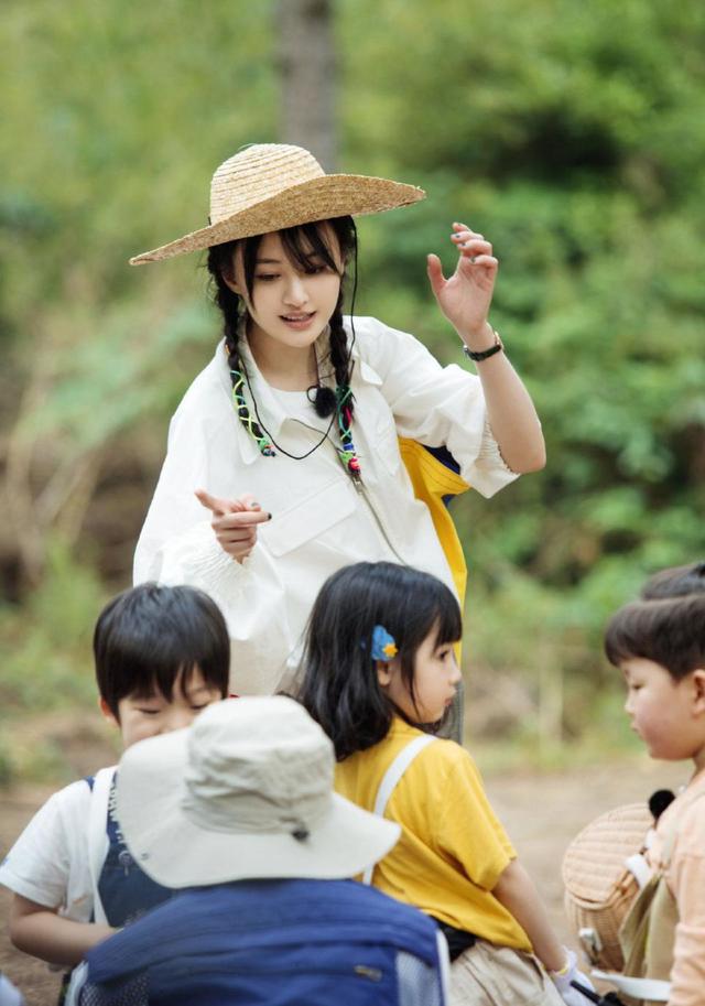 郑爽二手平台发错货，豪掷18万项链当补偿，网友：明星都这么壕？