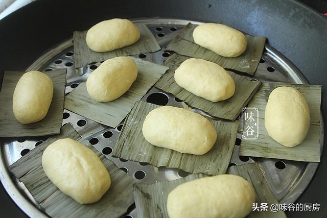 立秋了，这面食我家每年做上百个，比面包好吃，暄软喷香又营养