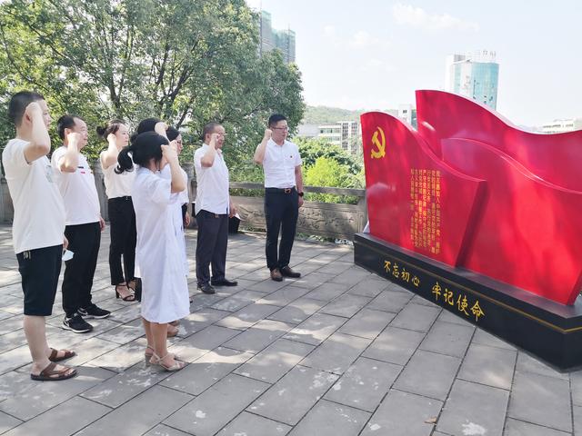 重温红色记忆 感悟红色文化精神——三台塔山卫生院庆祝建党活动