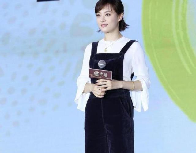 37岁孙俪难逃“中年魔咒”一袭白裙优雅高贵，再看脸：确实胖了