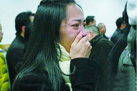 11年前，潘星谊颈部被划破惨死，死前筹备结婚，婚纱照耐人寻味