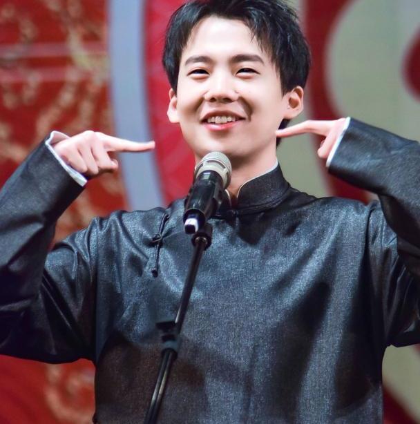 德云社“入不敷出”，少班主郭麒麟成劳模，连