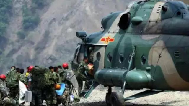 地震中解放军战士救下女孩，10年后女孩喊话：你该来娶我了