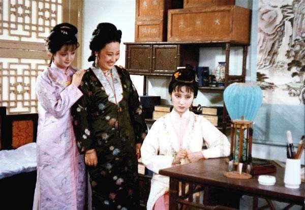 紫鹃：林姑娘，趁老太太还硬朗，你和宝玉的婚事早点拿主意要紧