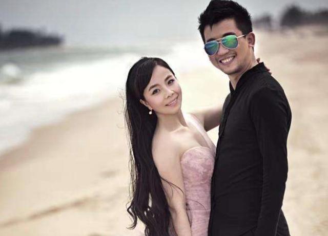 她是国家一级演员，回老家却毫无架子，下地干