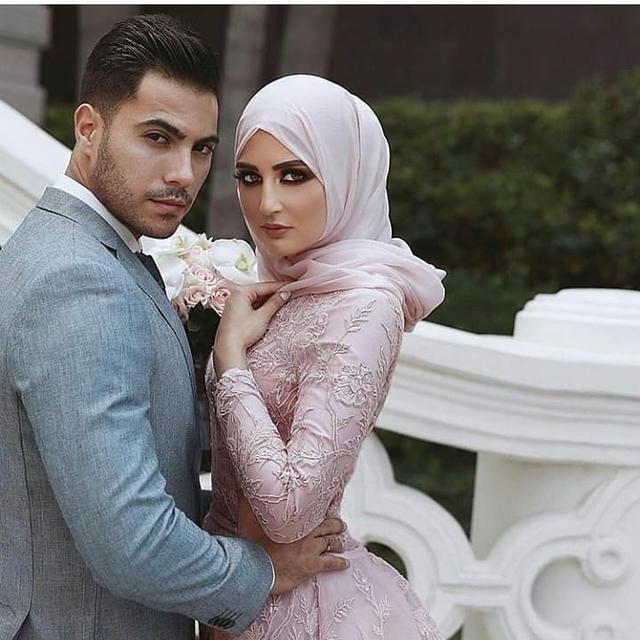 穆斯林美女如何在时尚大城市中保持严格的教规