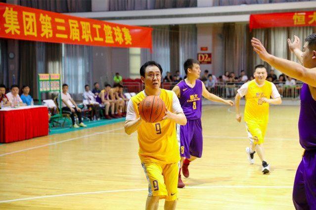 打不上CBA的中国野球手们，年入百万赚快钱