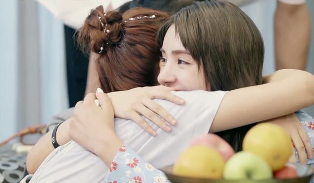 拥抱|海陆麦迪娜拥抱和解 姐妹两总算说开了